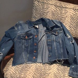 Cropped denim ripped jacket